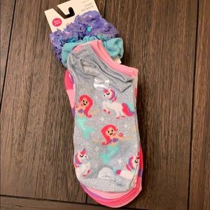 Capelli NWT 6 Pair No Show Girls Socks Size M/L